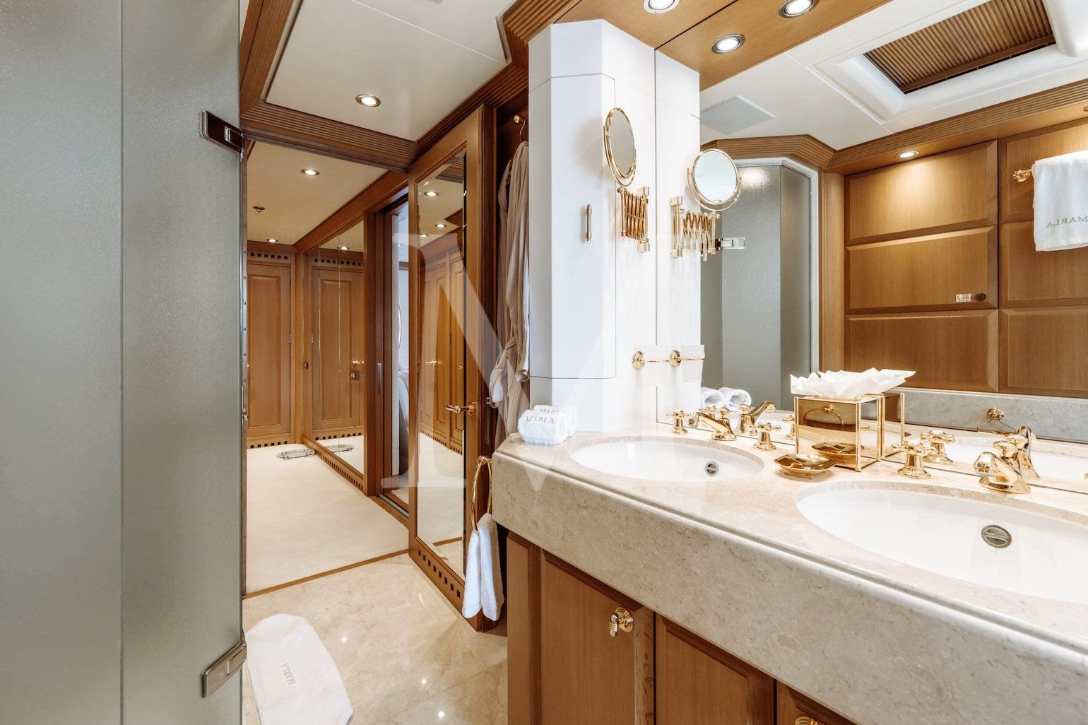 Marla_charter_yacht_master_ensuite2