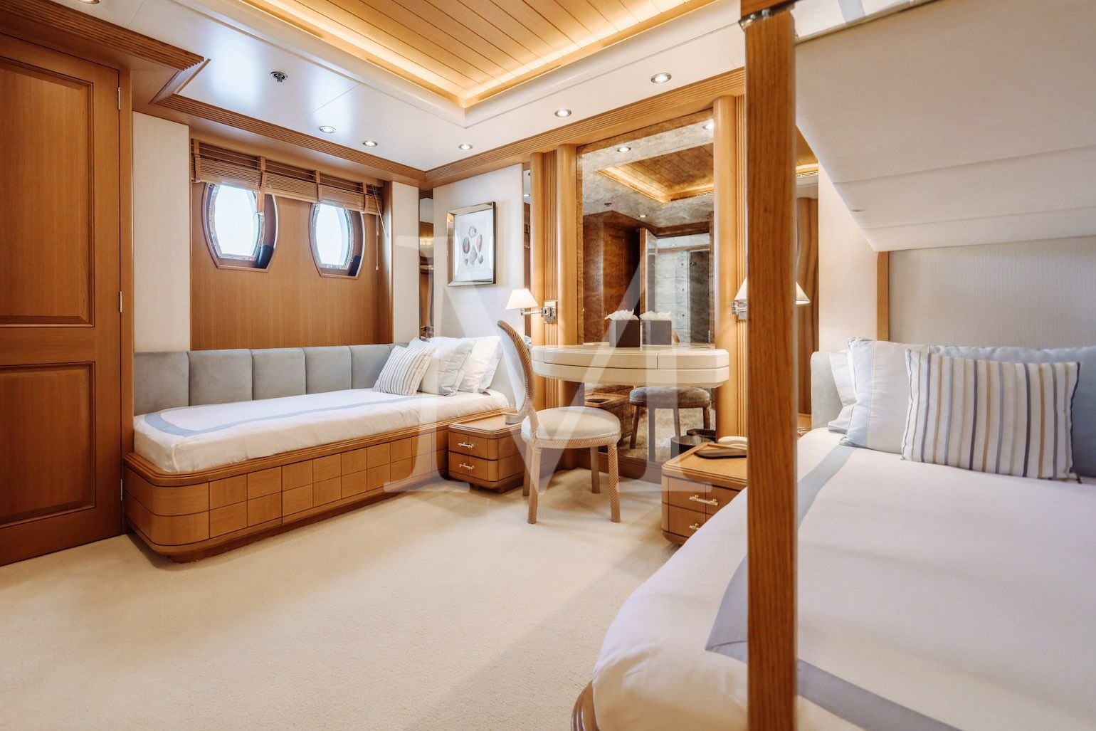 Marla_charter_yacht_twin_pullman2