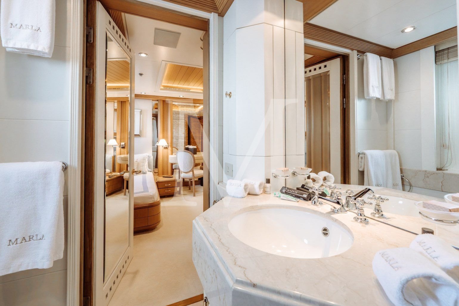Marla_charter_yacht_twin_pullman_ensuite