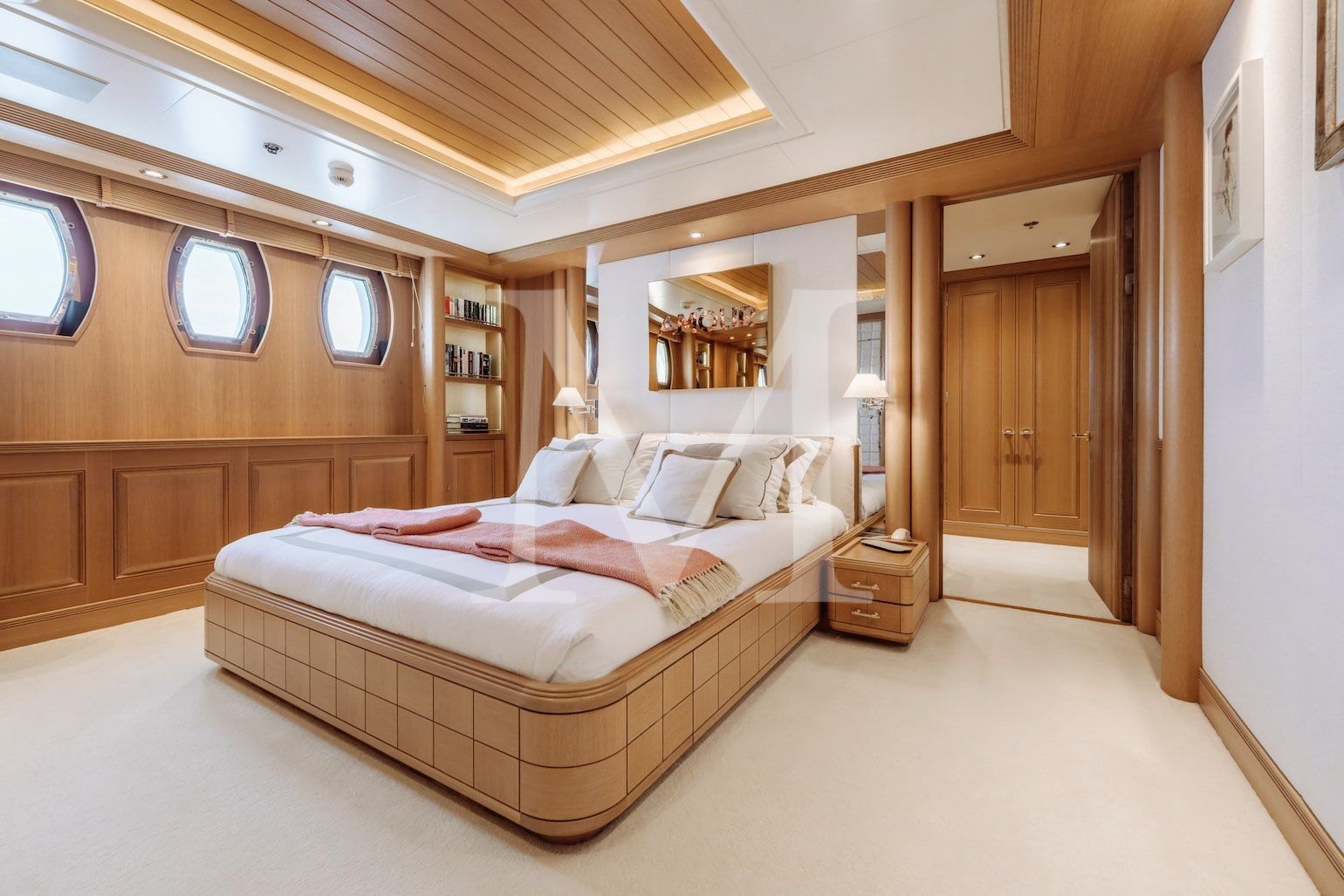 Marla_charter_yacht_double