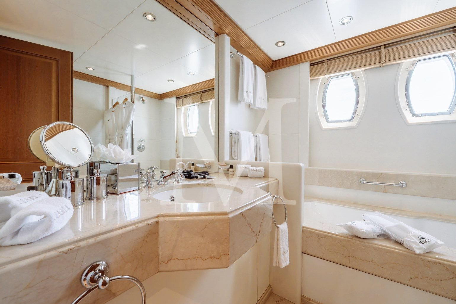 Marla_charter_yacht_double_bath