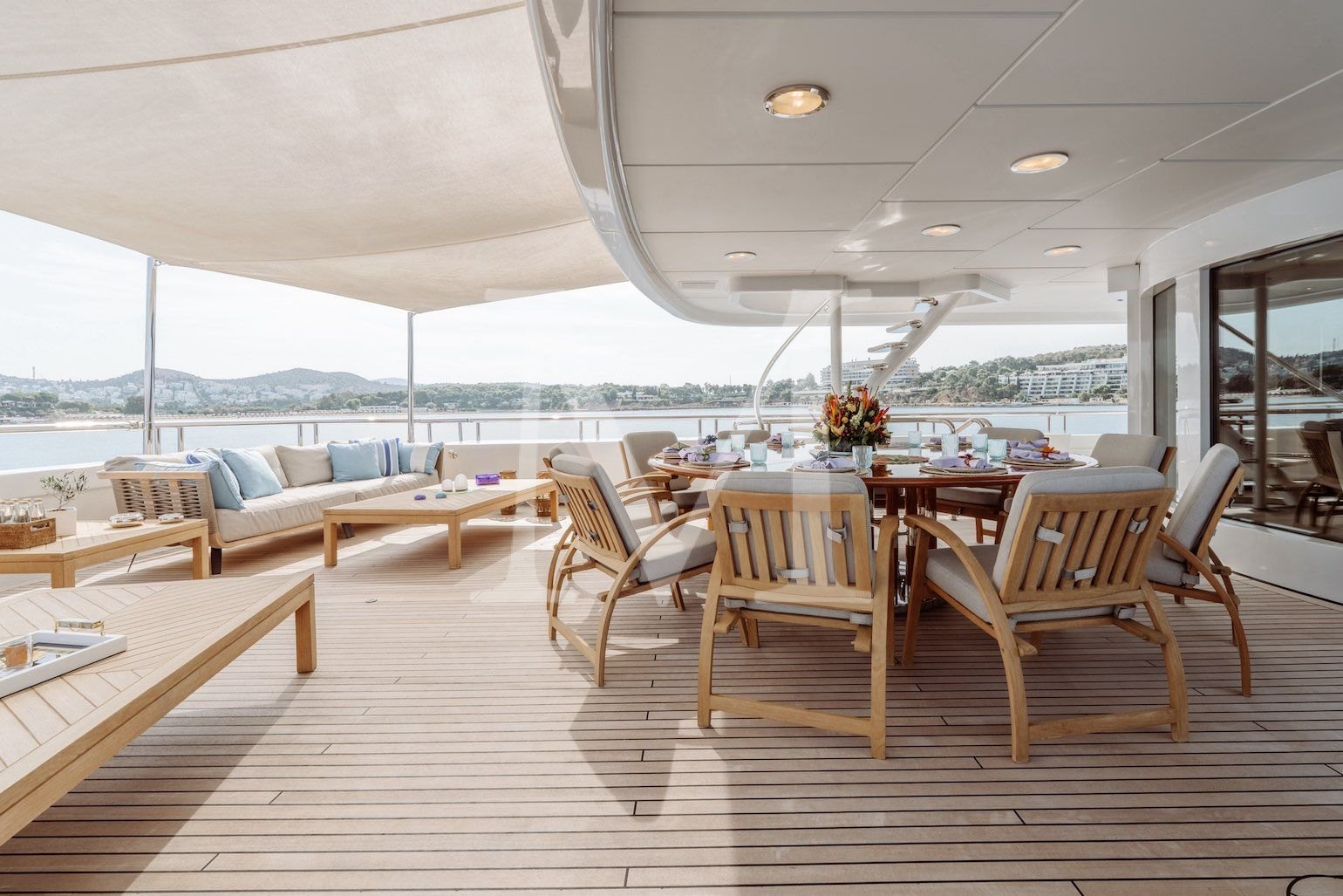 Marla_charter_yacht_upper_deck_dining