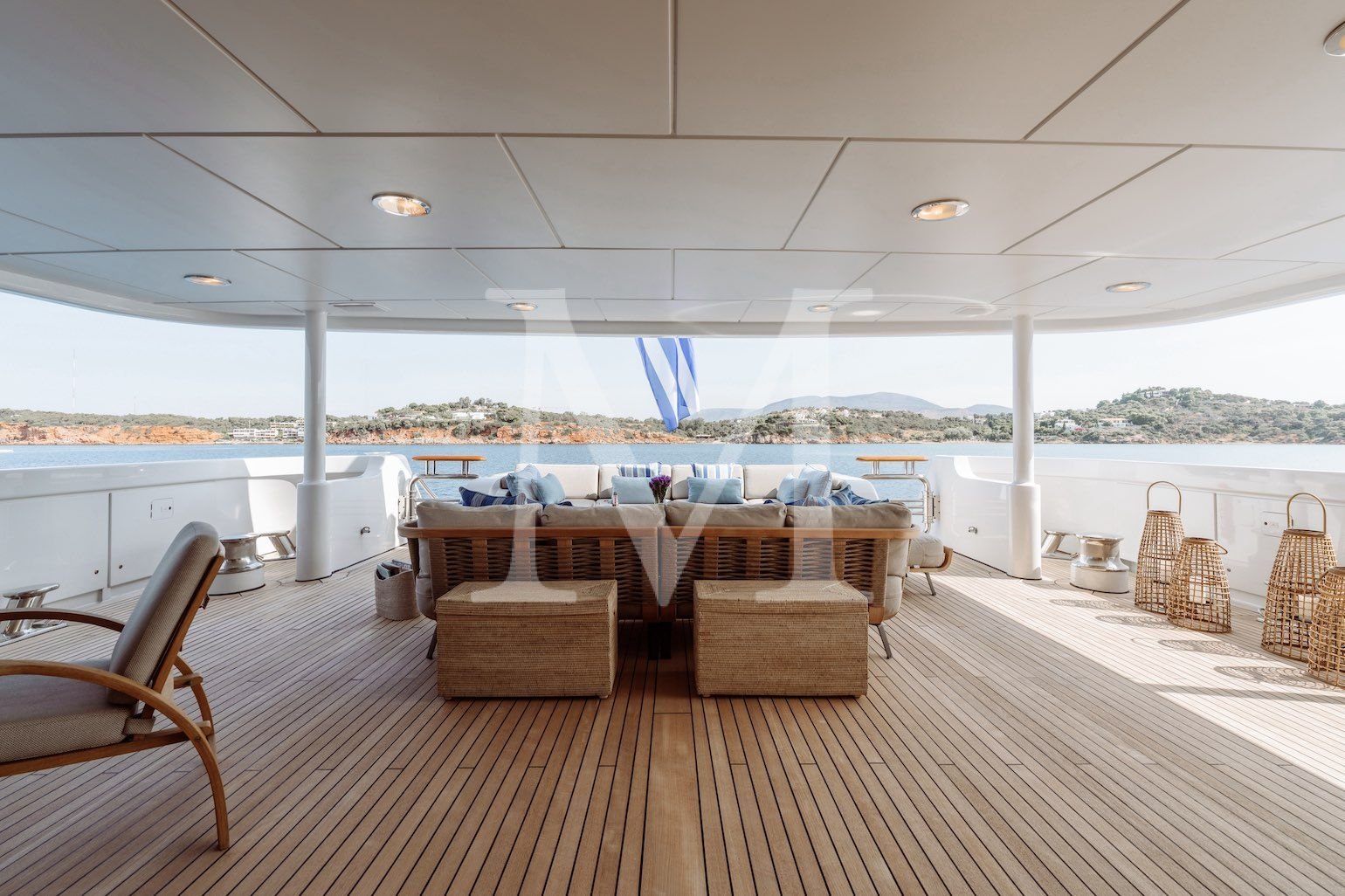 Marla_charter_yacht_main_deck_sofas