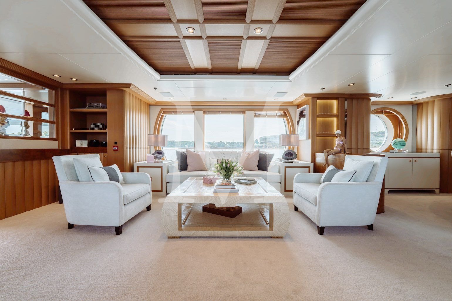 Marla_charter_yacht_main_salon3