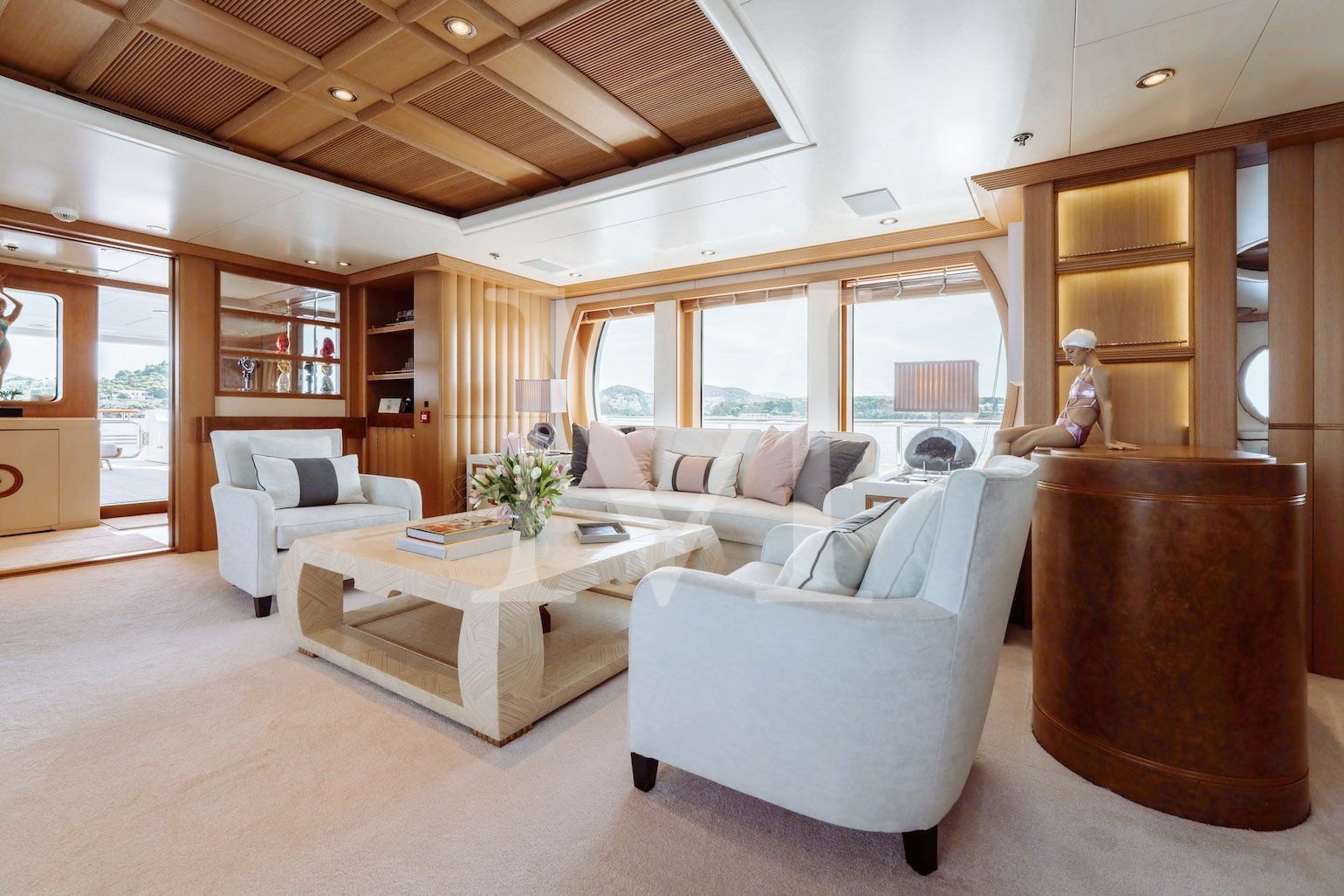 Marla_charter_yacht_main_salon2