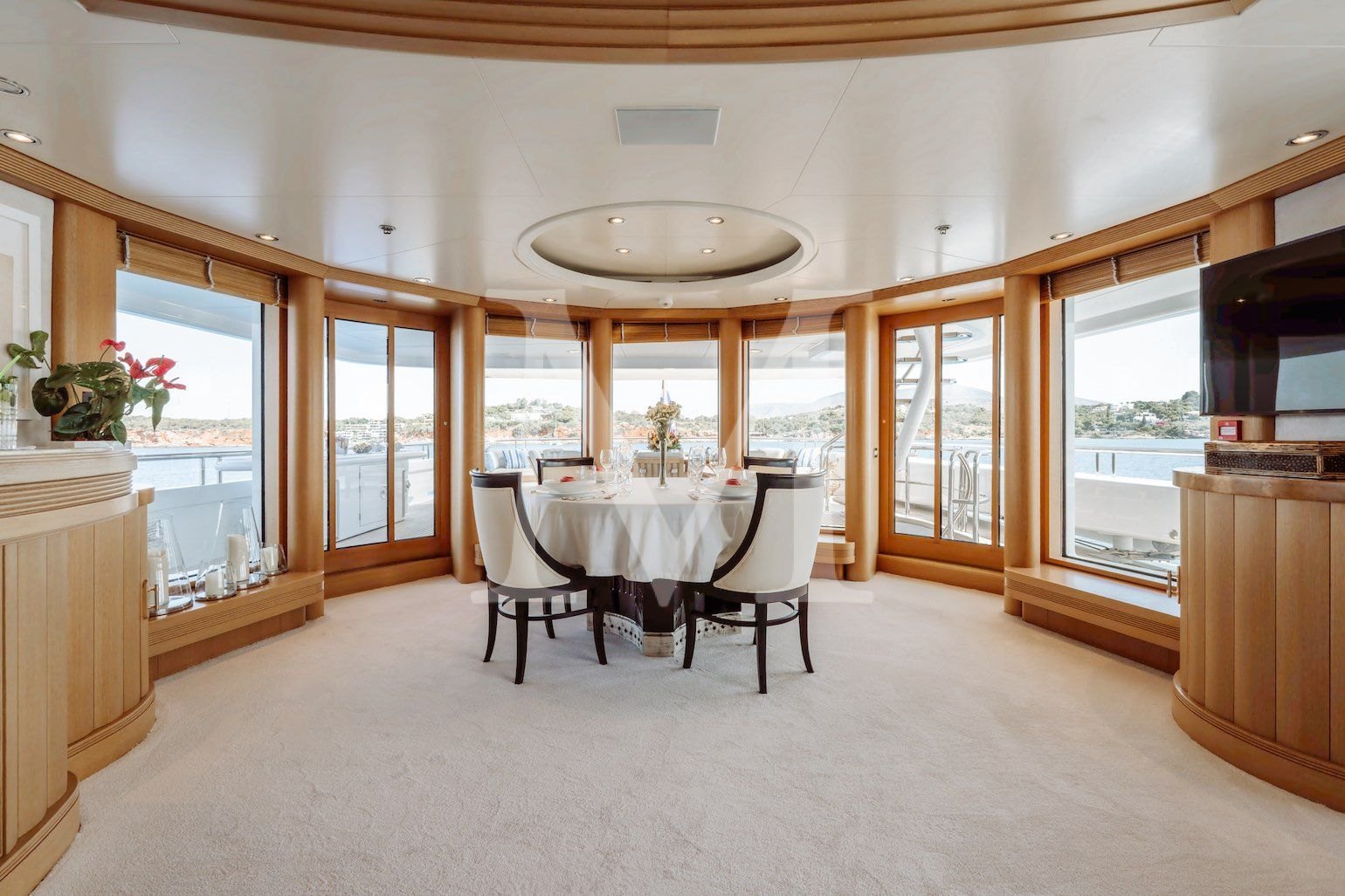 Marla_charter_yacht_upper_salon4