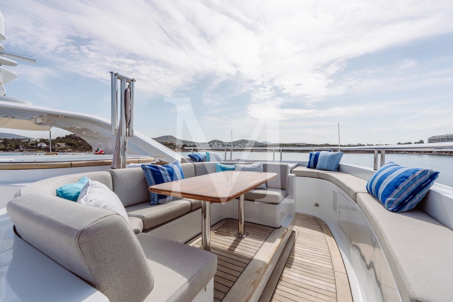 Marla_charter_yacht_sundeck_fore