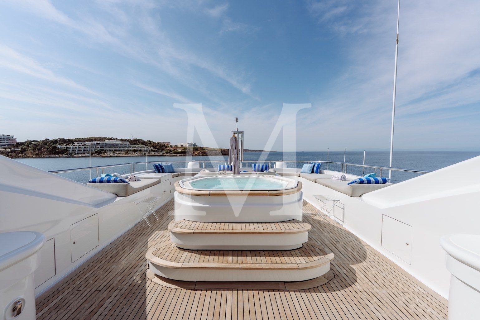 Marla_charter_yacht_jacuzzi