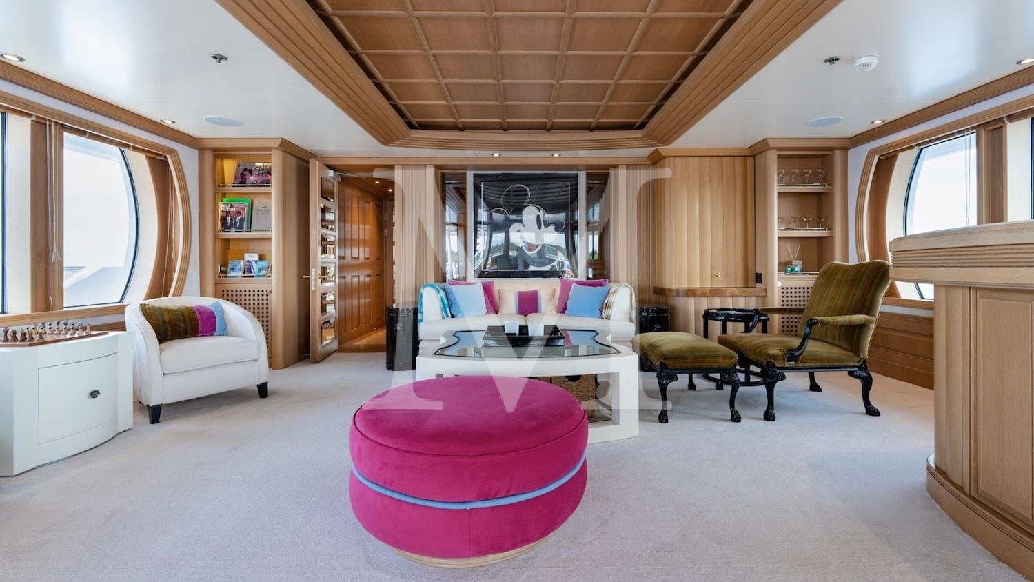 Marla_yacht_bridge_salon