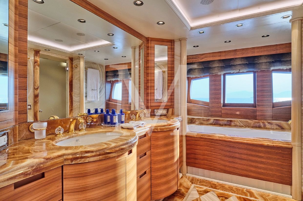 Mia_rama_Master_bath