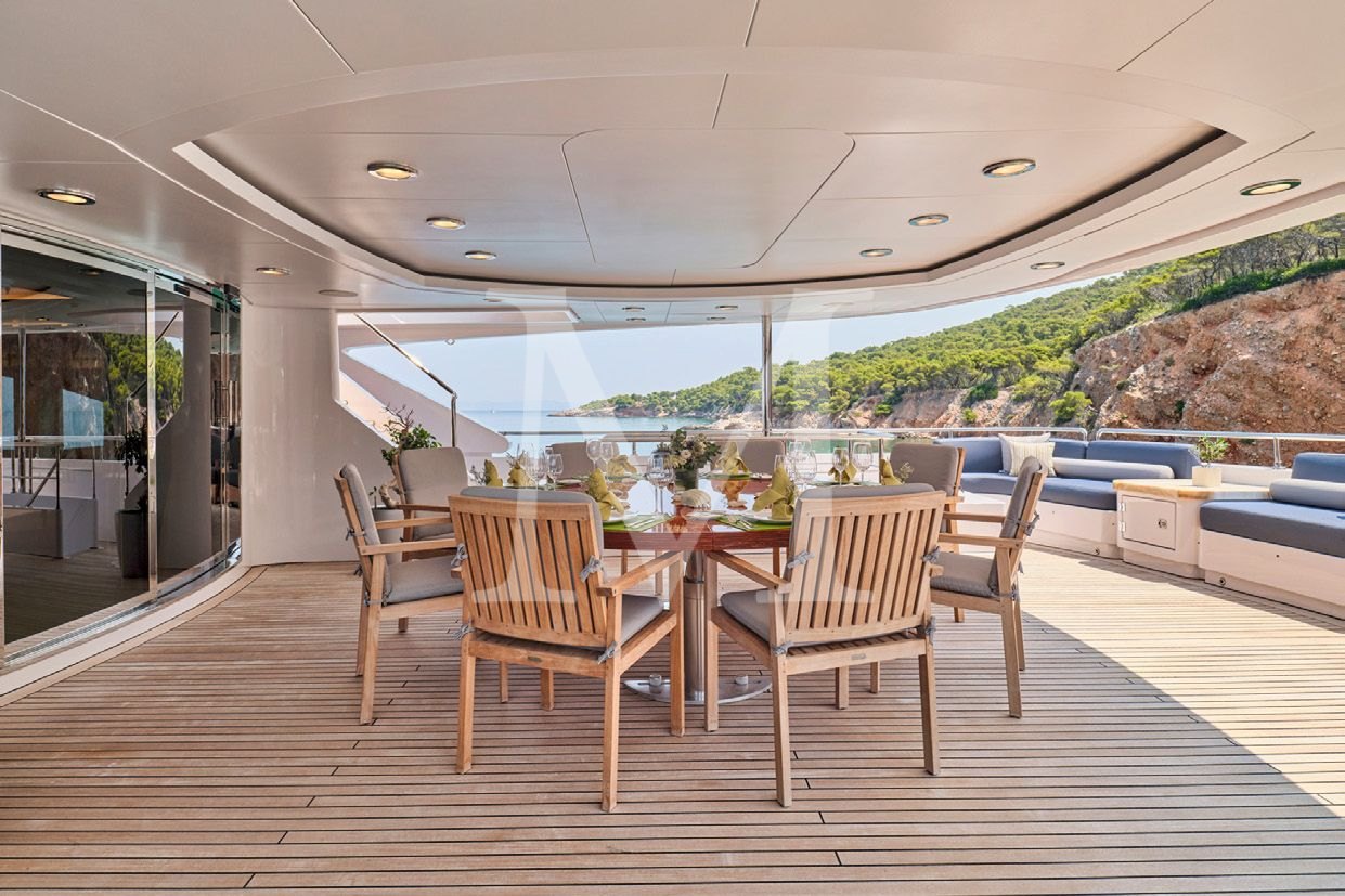 Mia_rama_upper_deck_aft_breakfast