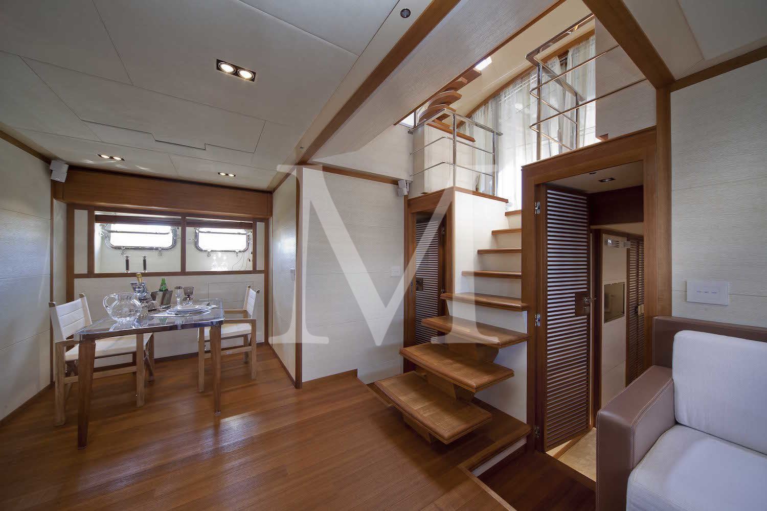 CERRI NEW BUILD CCN 86 FLYING SPORT staircase to cabins