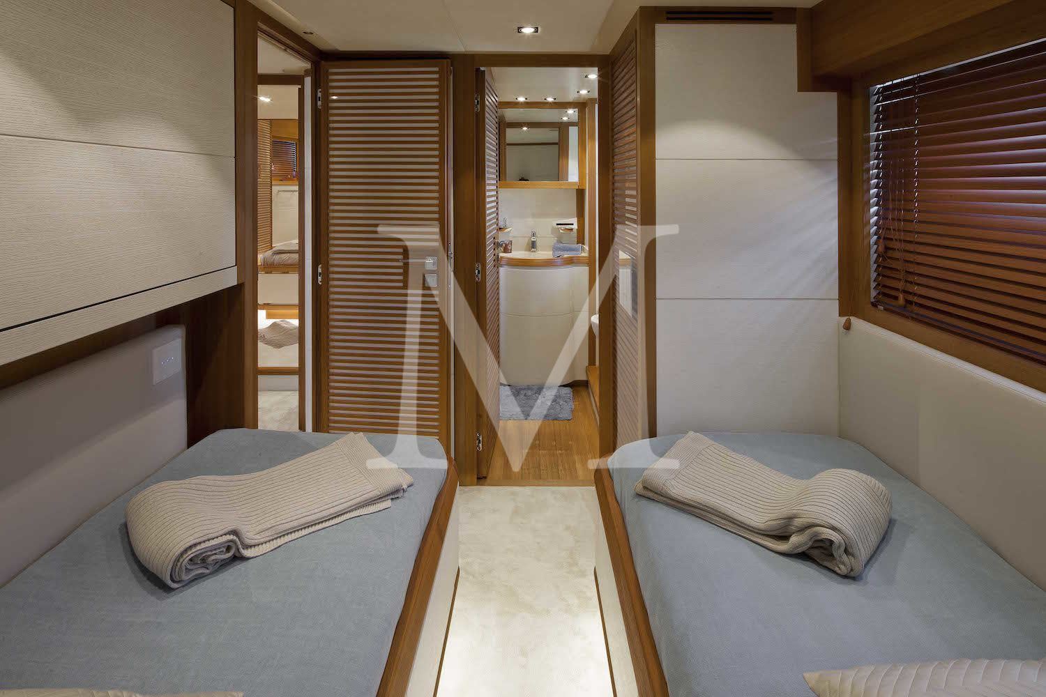 CERRI NEW BUILD CCN 86 FLYING SPORT twin cabin