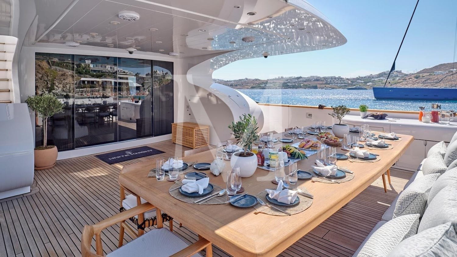 white_knight_maiora_breakfast