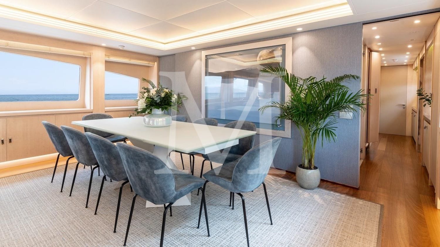 white_knight_maiora_dining