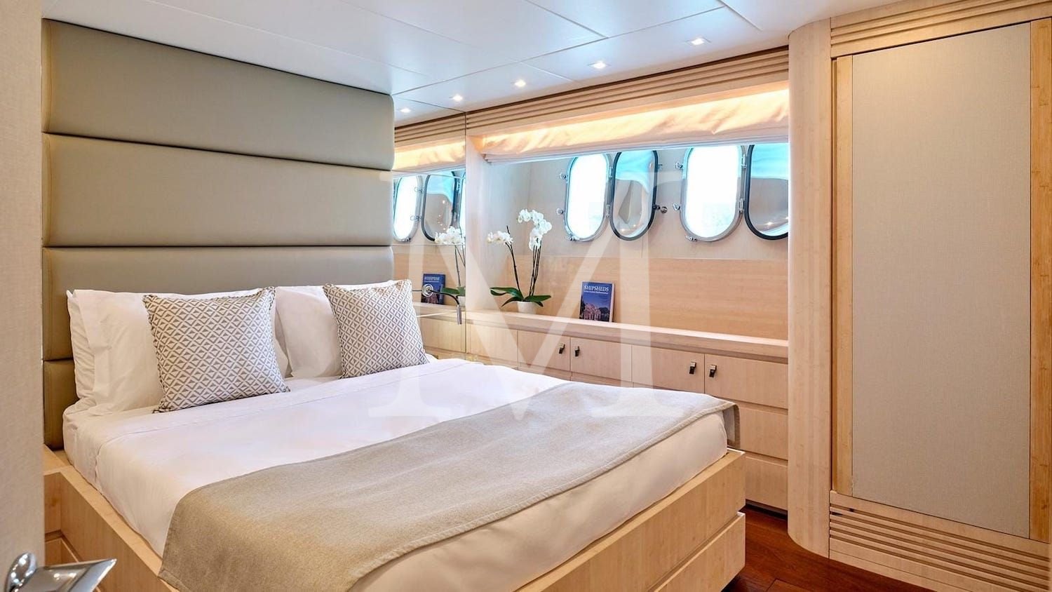 white_knight_maiora_double