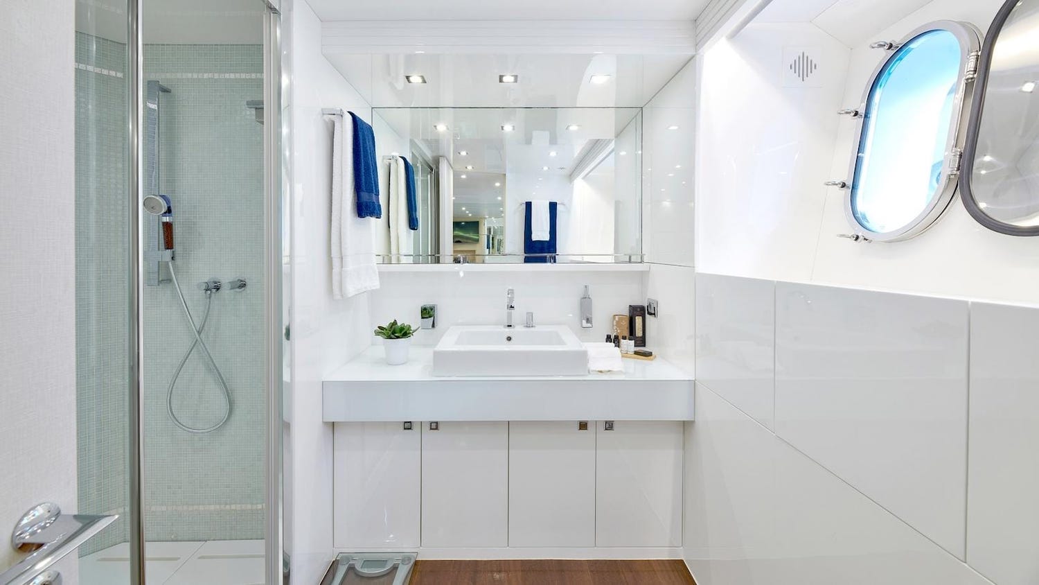 white_knight_maiora_master_bath