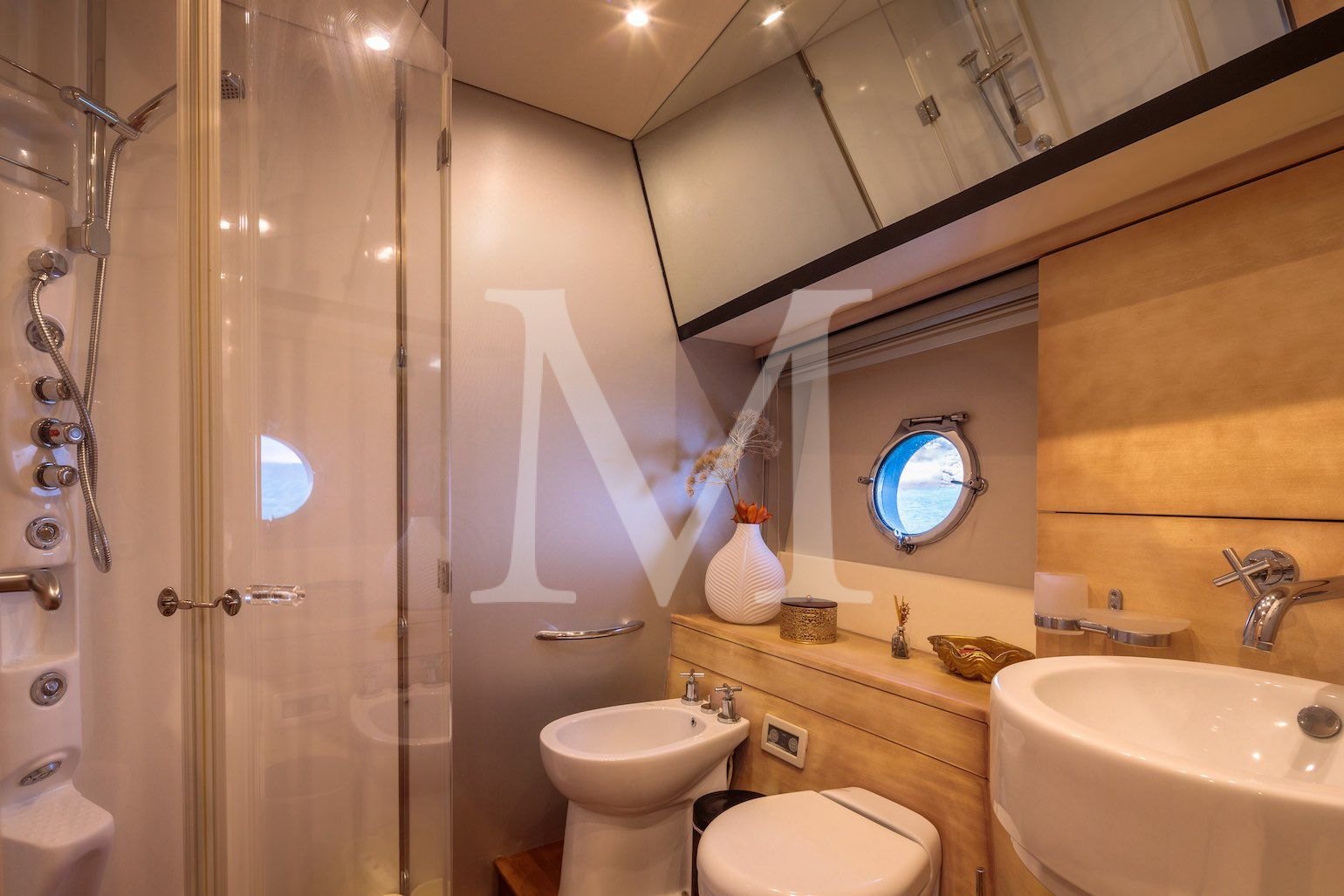 REVIVAL yacht charter Greece Vip bath