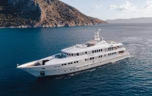 OCEANOS yacht for charter Greece