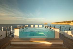 VERTIGO yacht with jacuzzi pool
