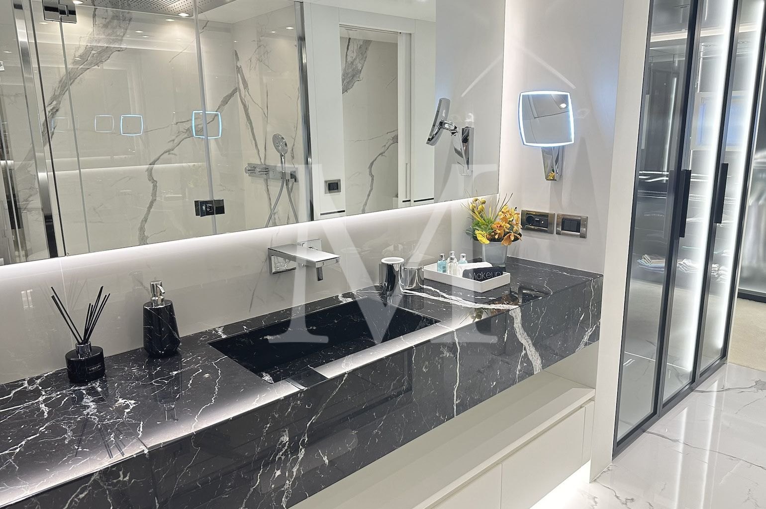 Vertigo_yacht_Master_ensuite-2