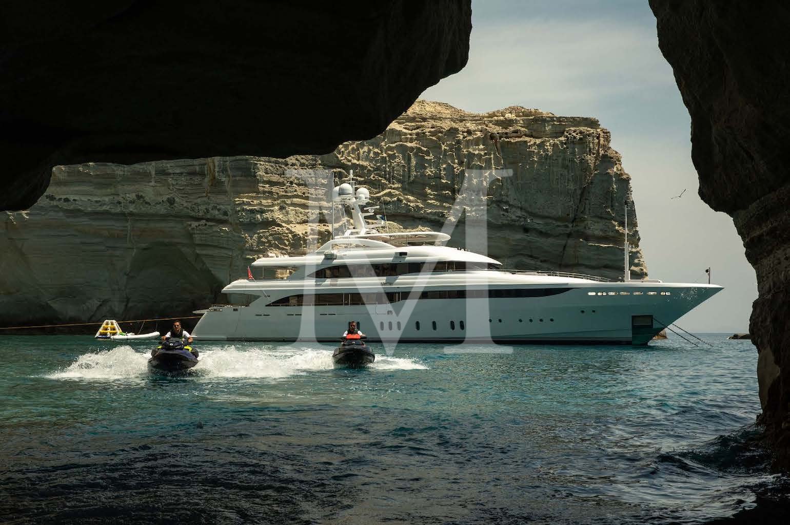 Vertigo_yacht_charter_and_toys