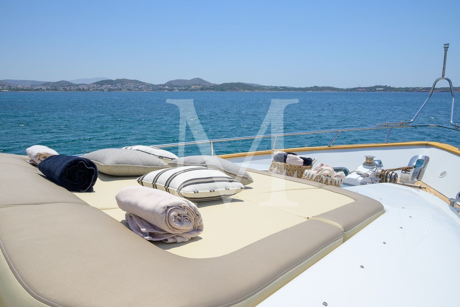 COOKIE yacht bow loungers