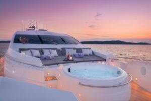 QUANTUM_Sunset_jacuzzi
