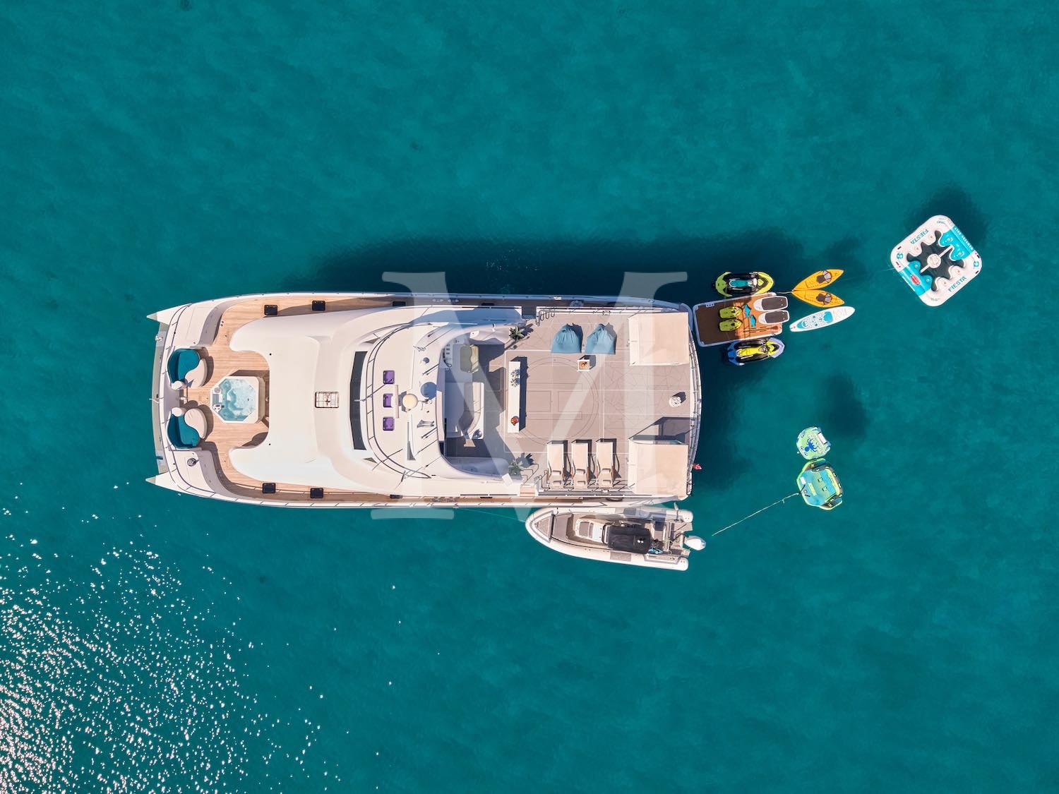 Samara_motor_catamaran