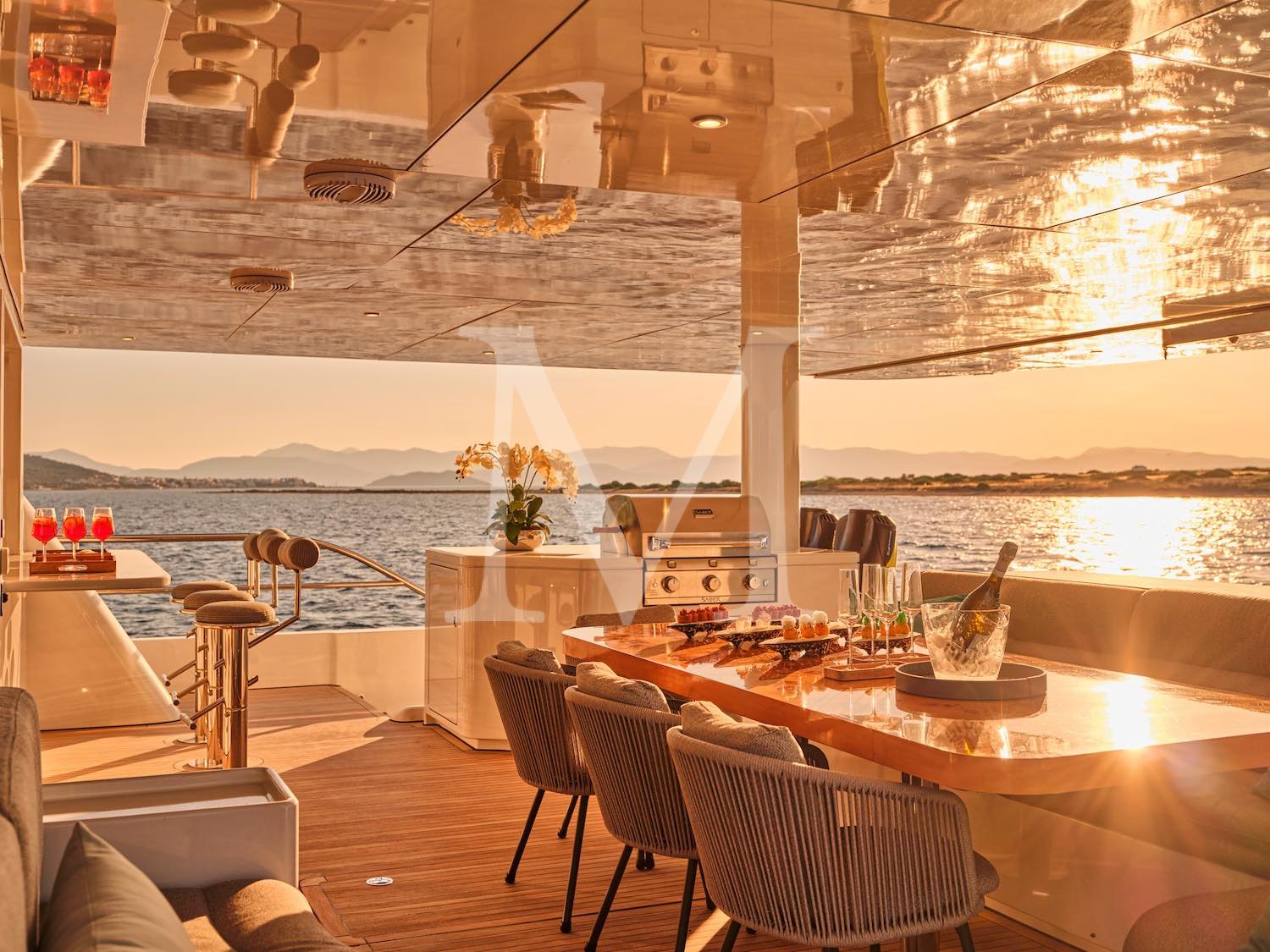 Samara_motor_catamaran_sunset