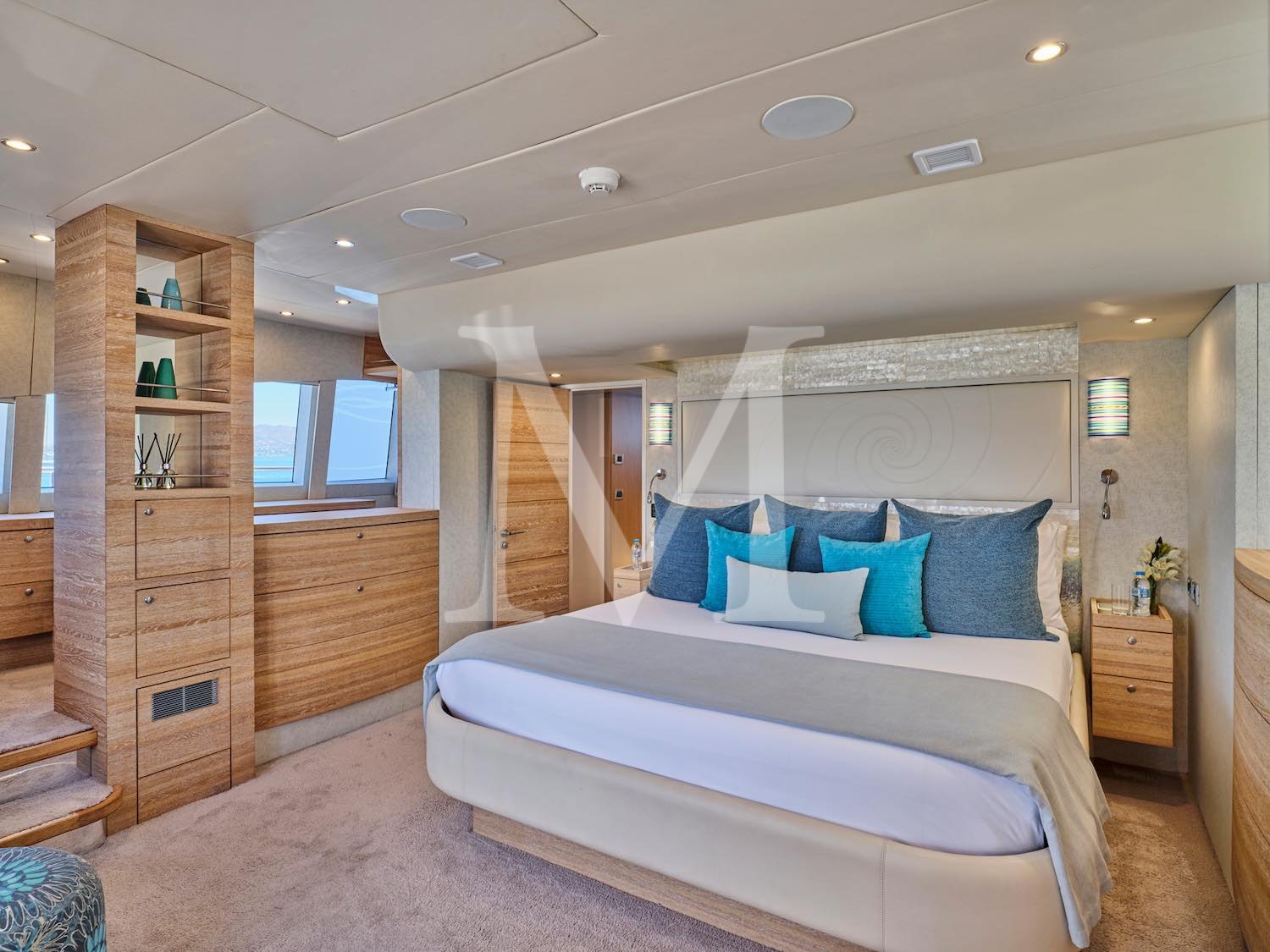 Samara_motor_catamaran_Master2