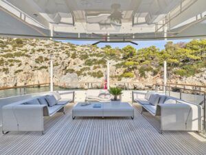 La_pellegrina_yacht_charter_upper_deck_aft