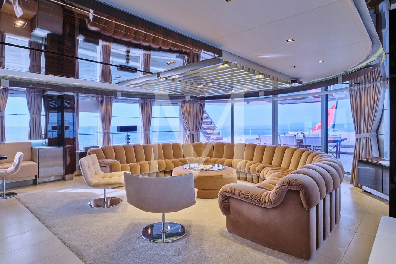 Totem_yacht_Upper_salon