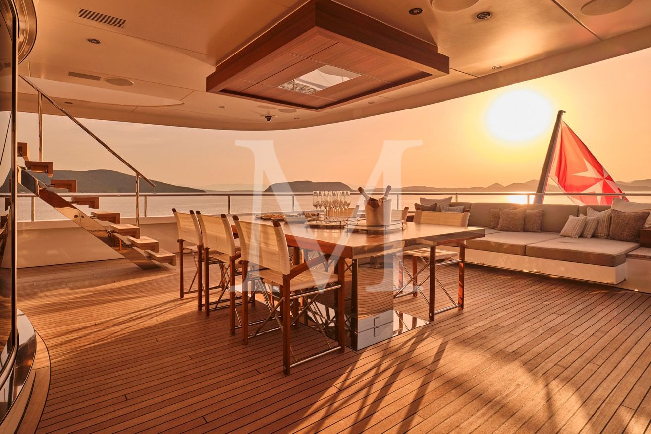Totem_yacht_aft_deck_sunset