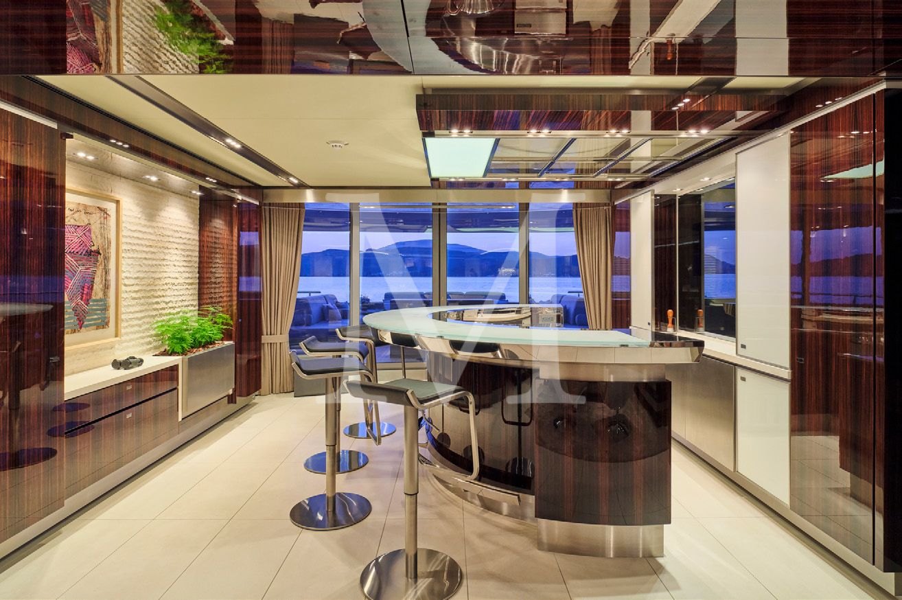 Totem_yacht_main_entrance