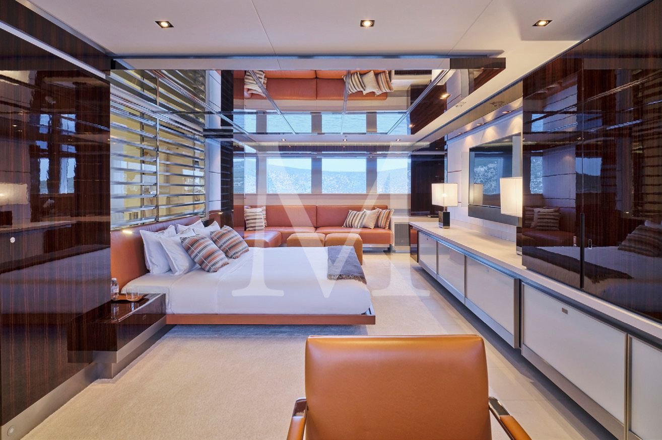 Totem_yacht_master_side