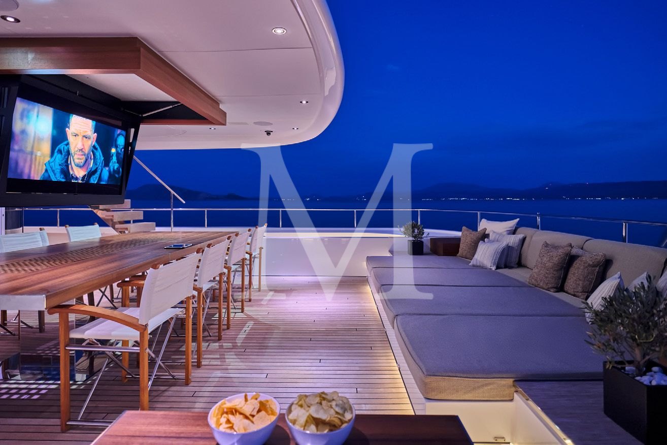 Totem_yacht_upper_aft_cinema