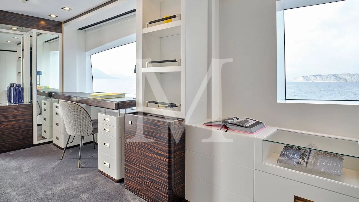 Africa_I_charter_yacht_Master_suite_office