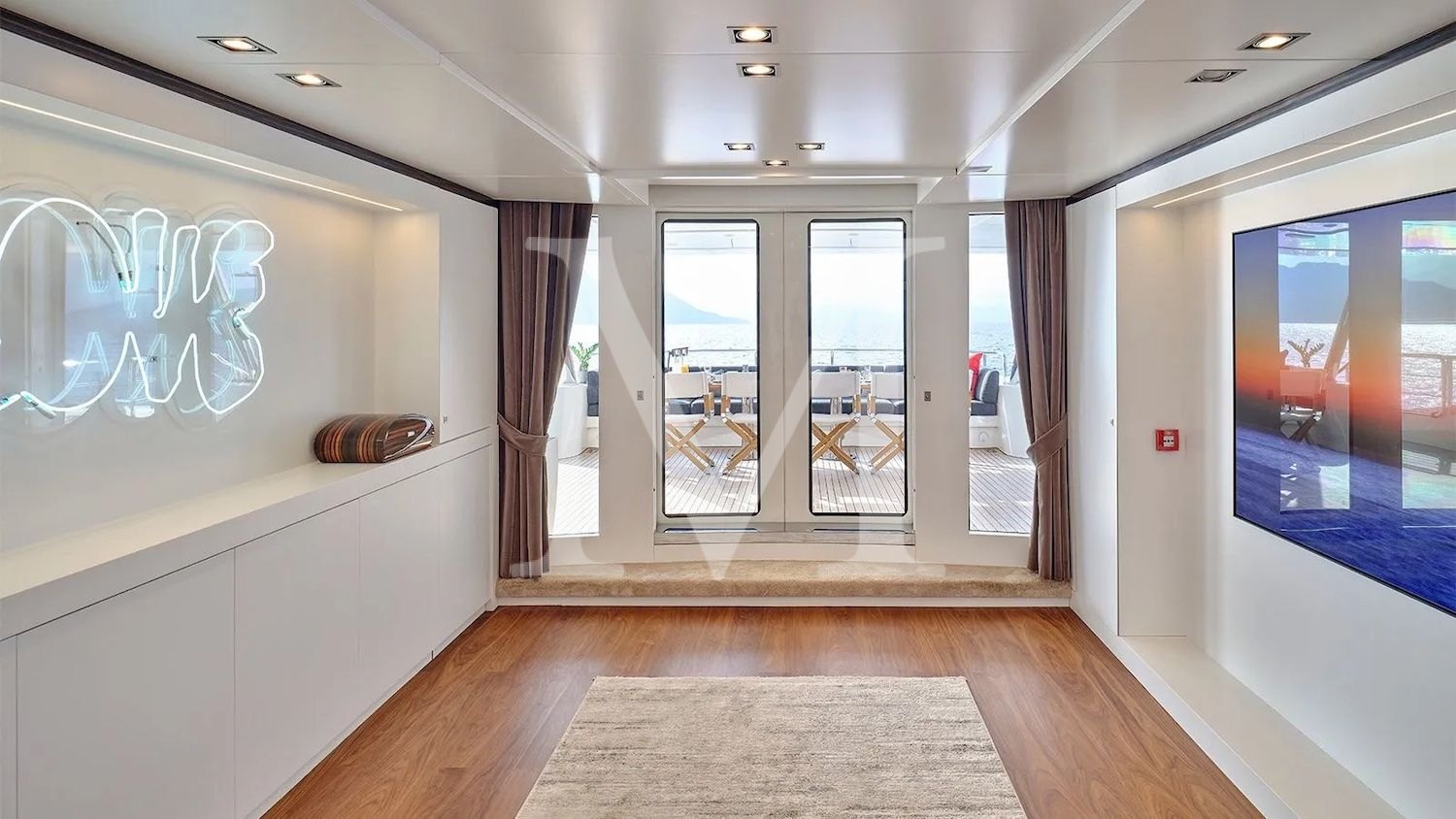 Africa_I_charter_yacht_entrance_aft