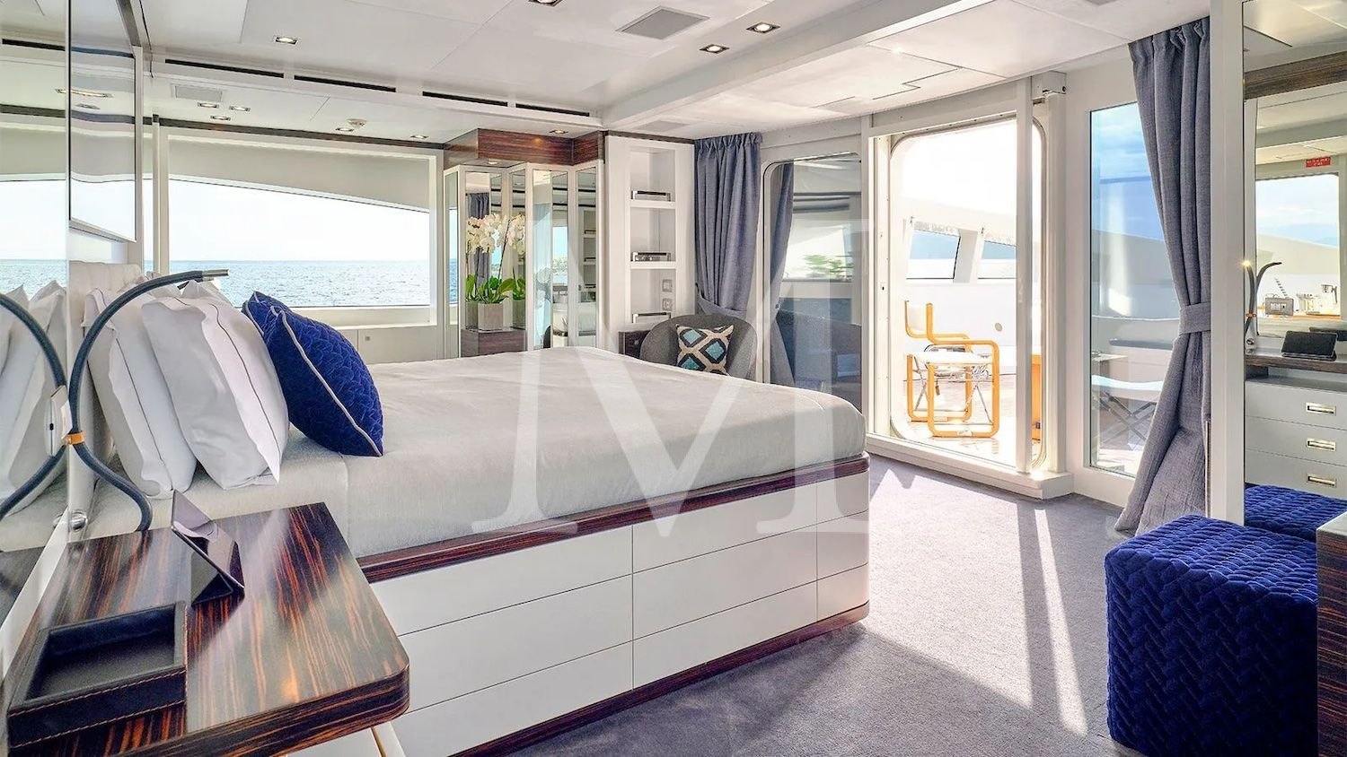 Africa_I_charter_yacht_master_suite_terrace