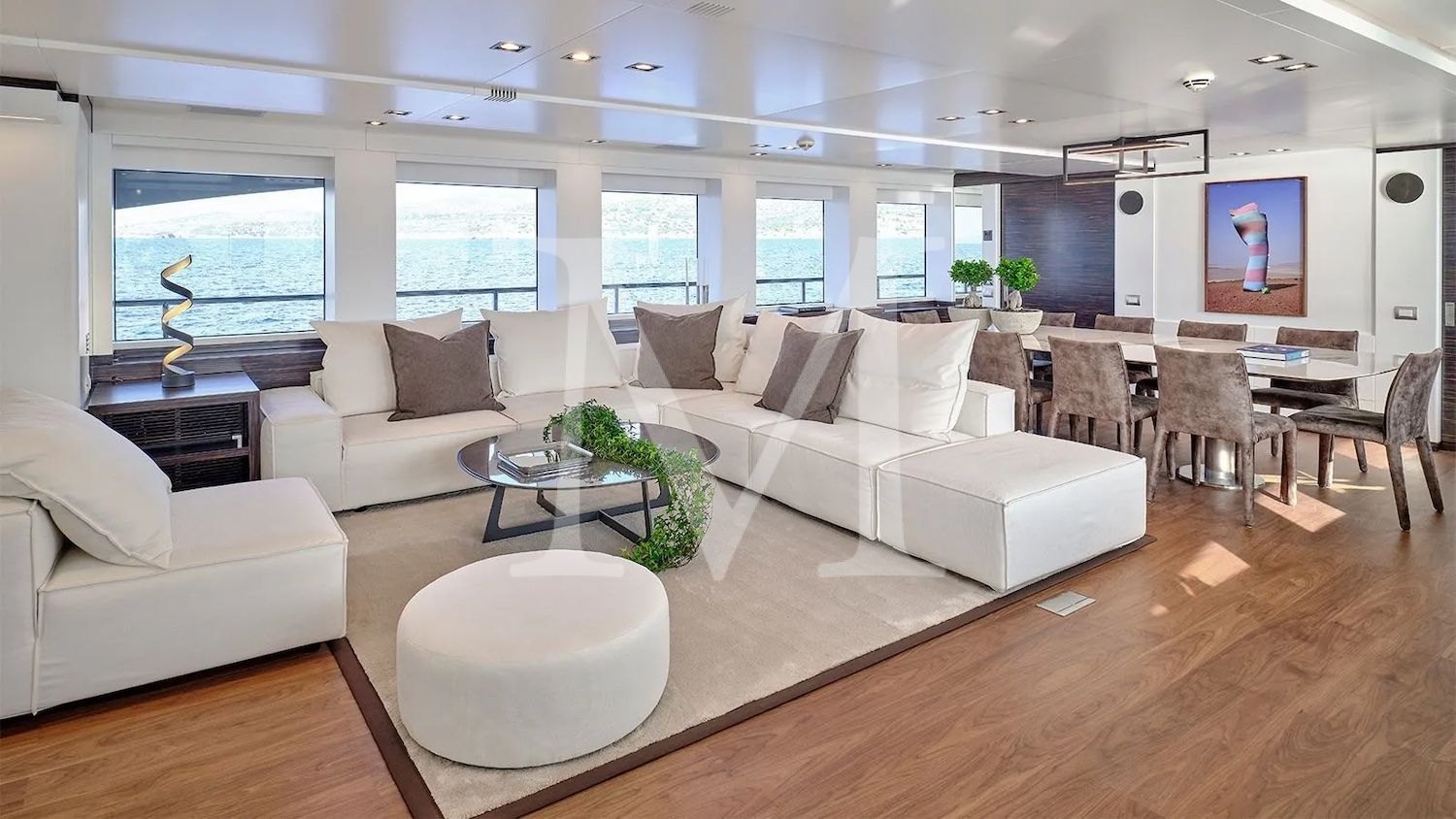 Africa_I_charter_yacht_salon