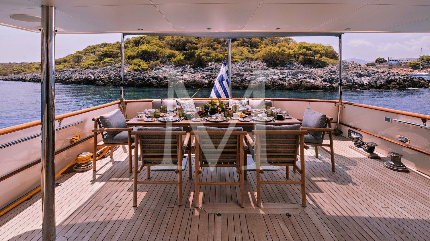 Xiphias_yacht_main_deck