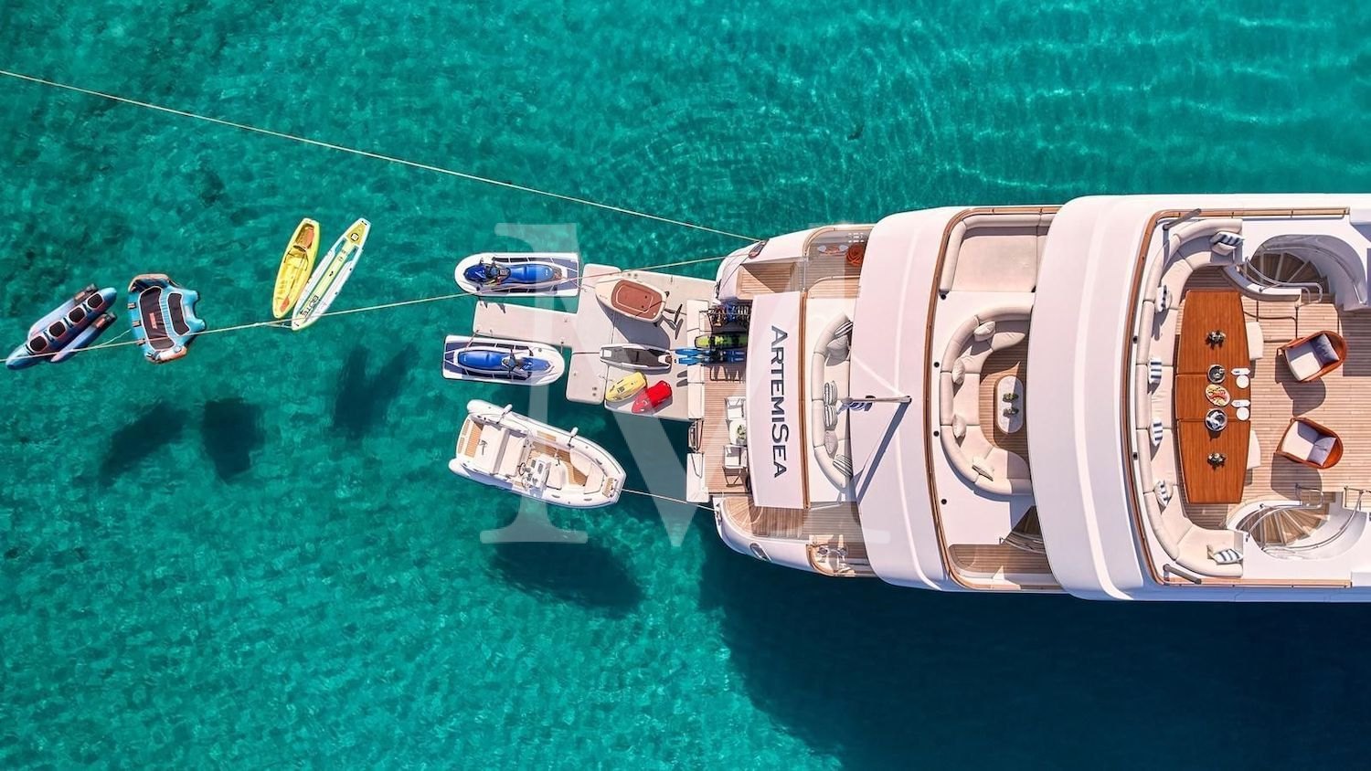 Artemisea_aerial_toys