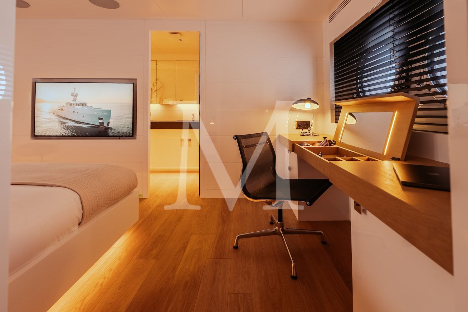 Carmen_Cabin Master6