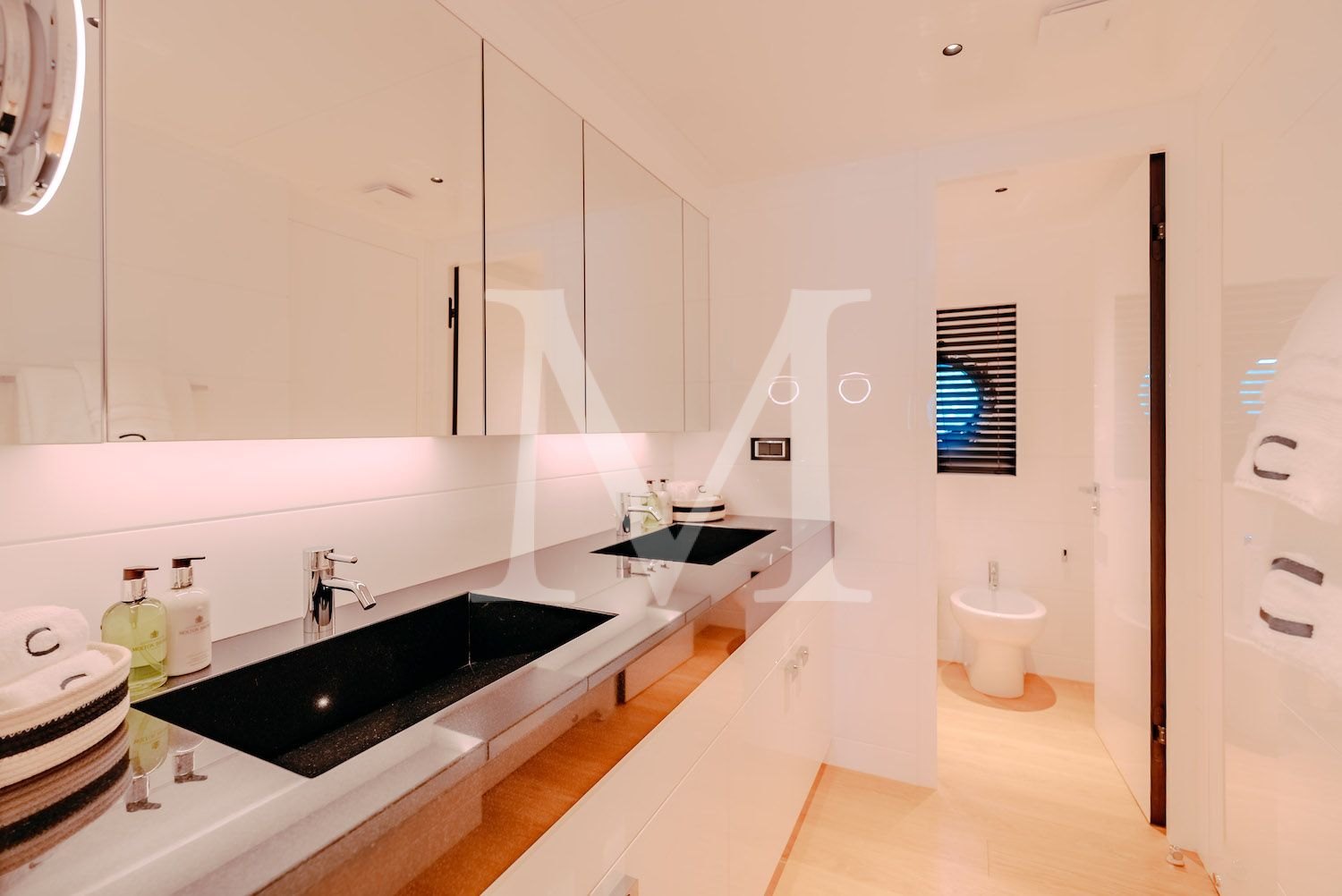 Carmen_Cabin Master_Batrhoom2