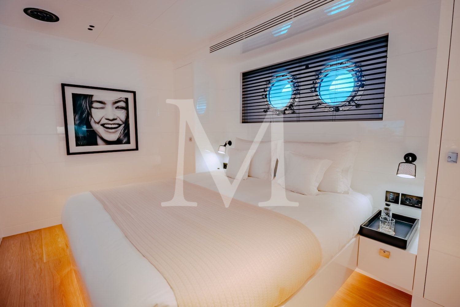 Carmen_Cabin VIP Gigi Hadid2