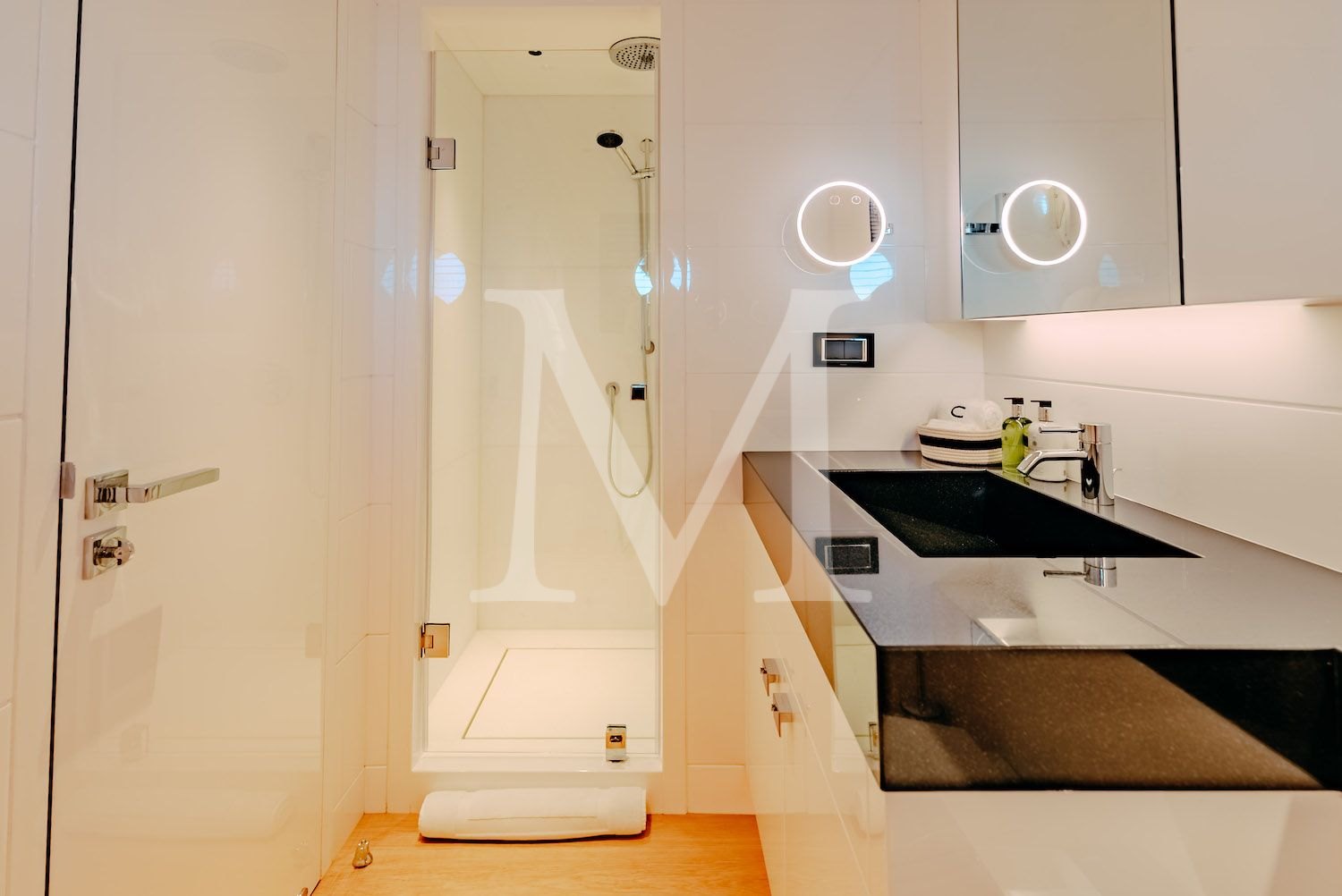 Carmen_Cabin VIP Leonardo DiCaprio_bathroom