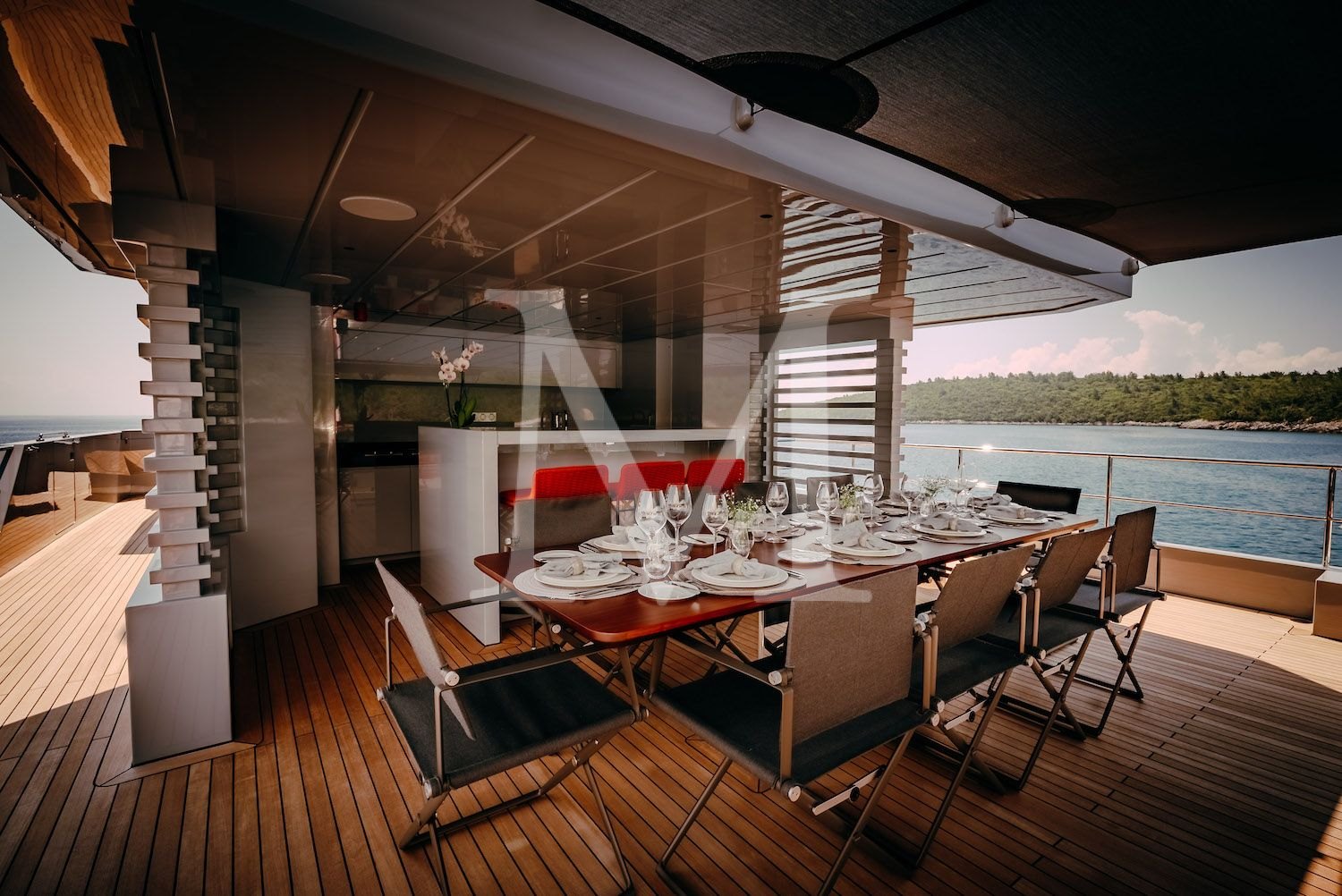 Carmen_Exterior_Upper Deck Alfresco Dining & American Bar with BBQ(1)