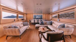 Islander_II_yacht_salon