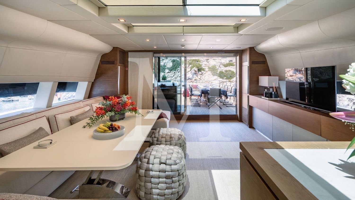 Naia_sanlorenzo_Sky_lounge_aft